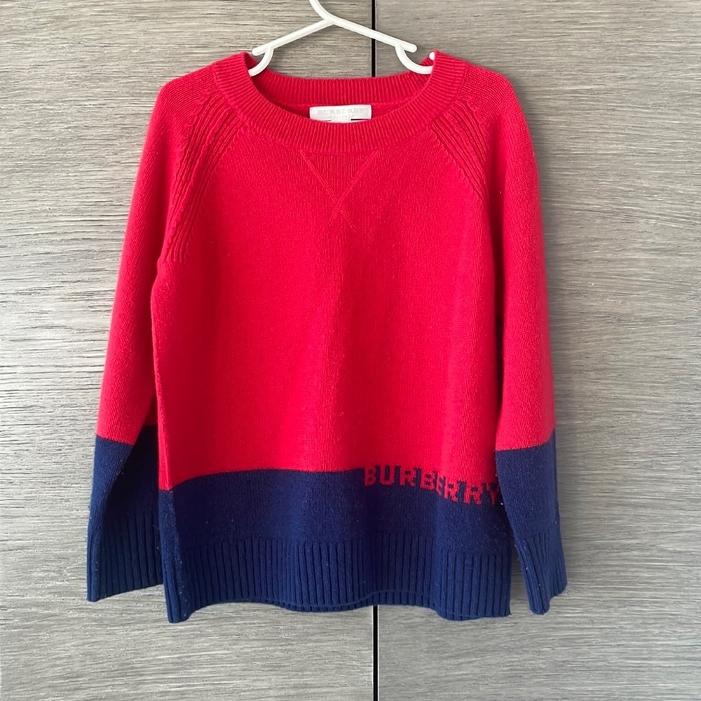 Children’s Burberry sweater size 6